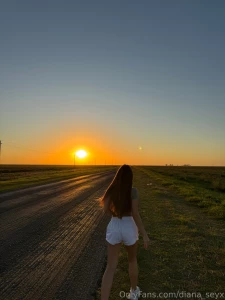 I was just trying to take a cute sunset pic but now i can t decide part 1