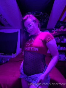 I love these pictures buy the whole set to see less clothing