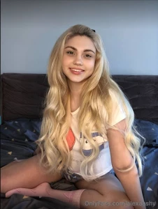 Click here - themiawild this cutie is online and horny show her some part 2