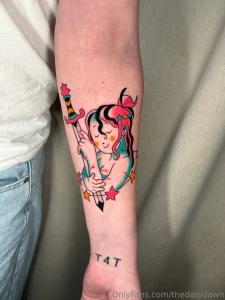 Wanted to show off my new tattoo i love her but need to give her a