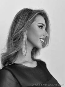 It s late and i m feeling a bit frisky care to keep me company