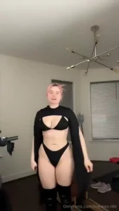 Lewd ghost face vlog getting ready for pictures also just sent out the