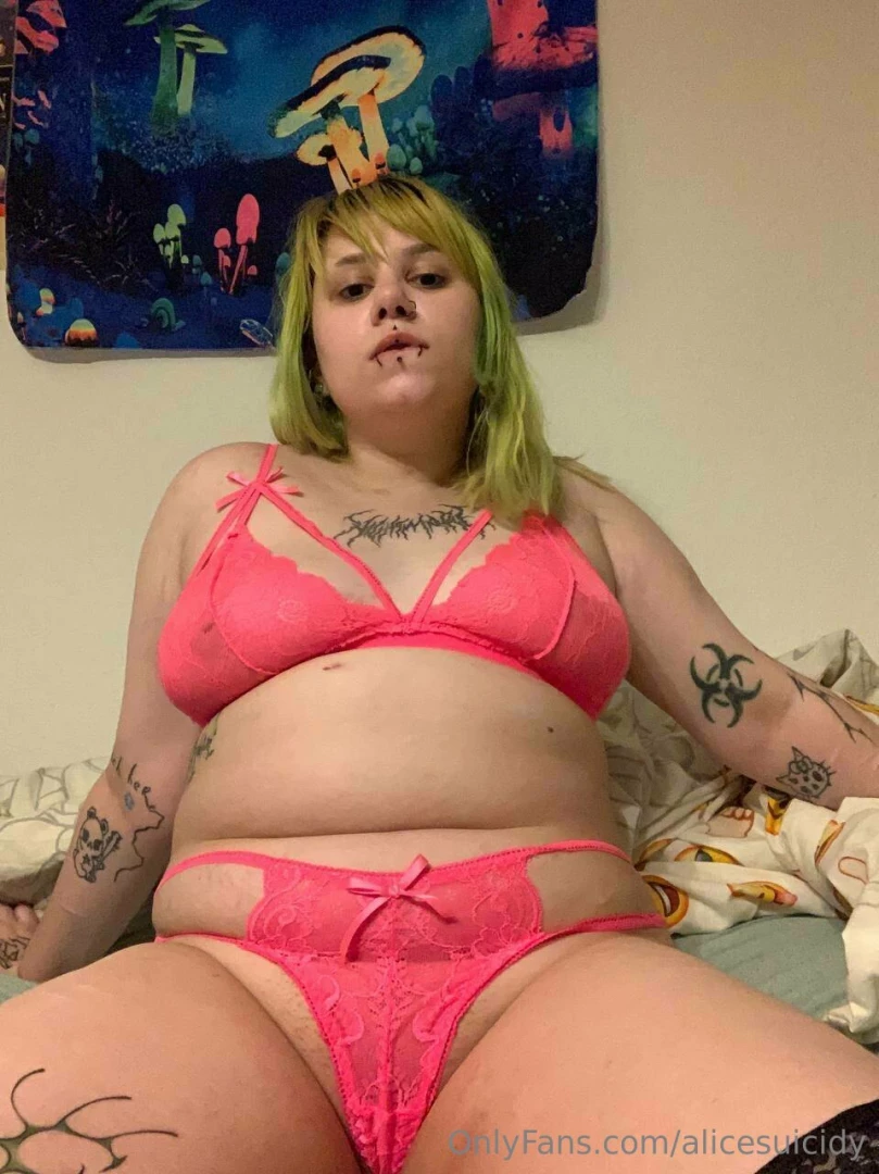 Lots of places to cum which one u choose 