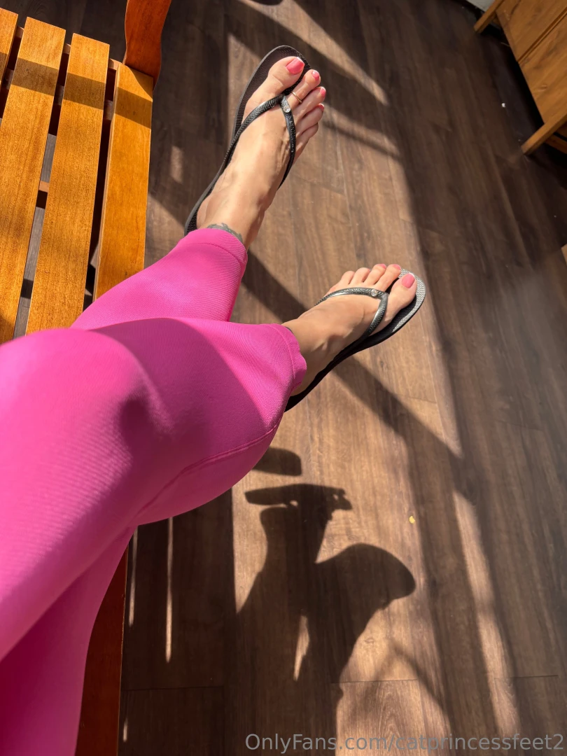 Flip flops french tips leggings and after workout milf feet part 4 