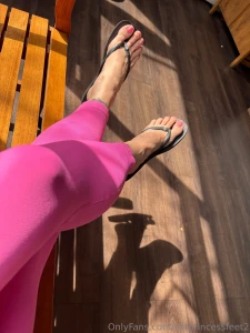 Flip flops french tips leggings and after workout milf feet part 4