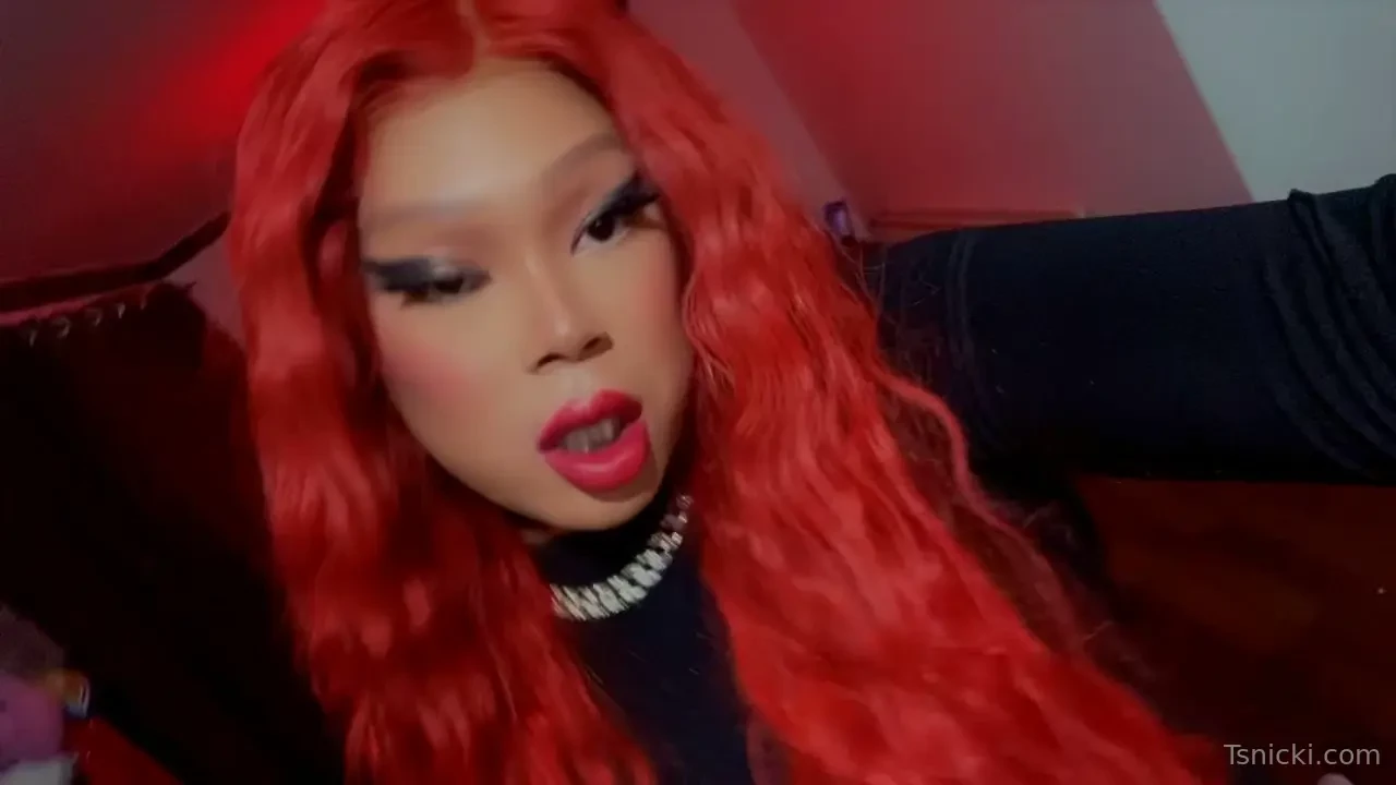 It s friday heheh come say hiiiii 