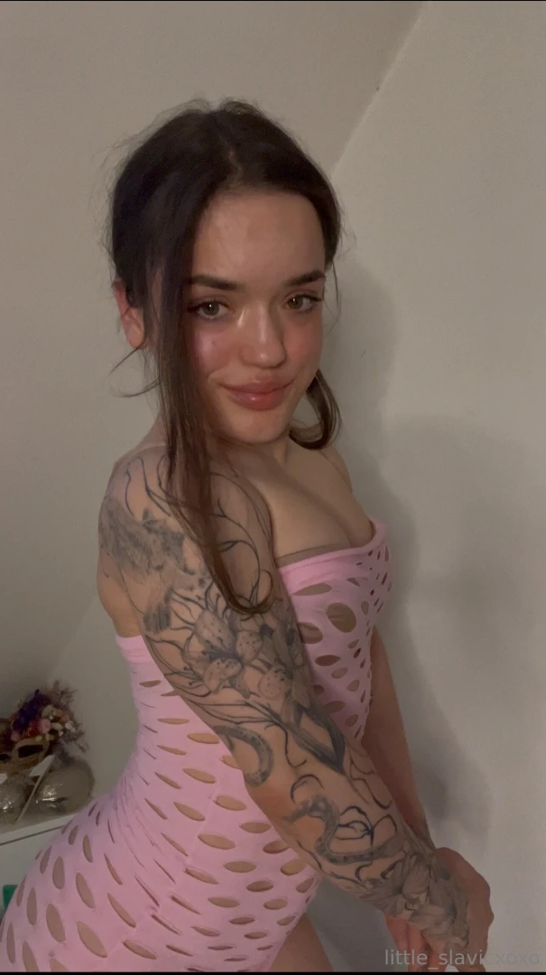 This outfit got more holes than my patience rn but like do u even know 