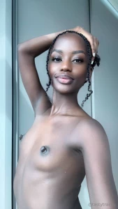 Do you want to see me play with my titties for you today and then rub