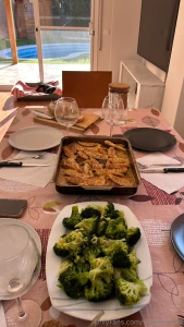 Holi os ense o lo que com hoy pollo con patatas al horno y verduras no