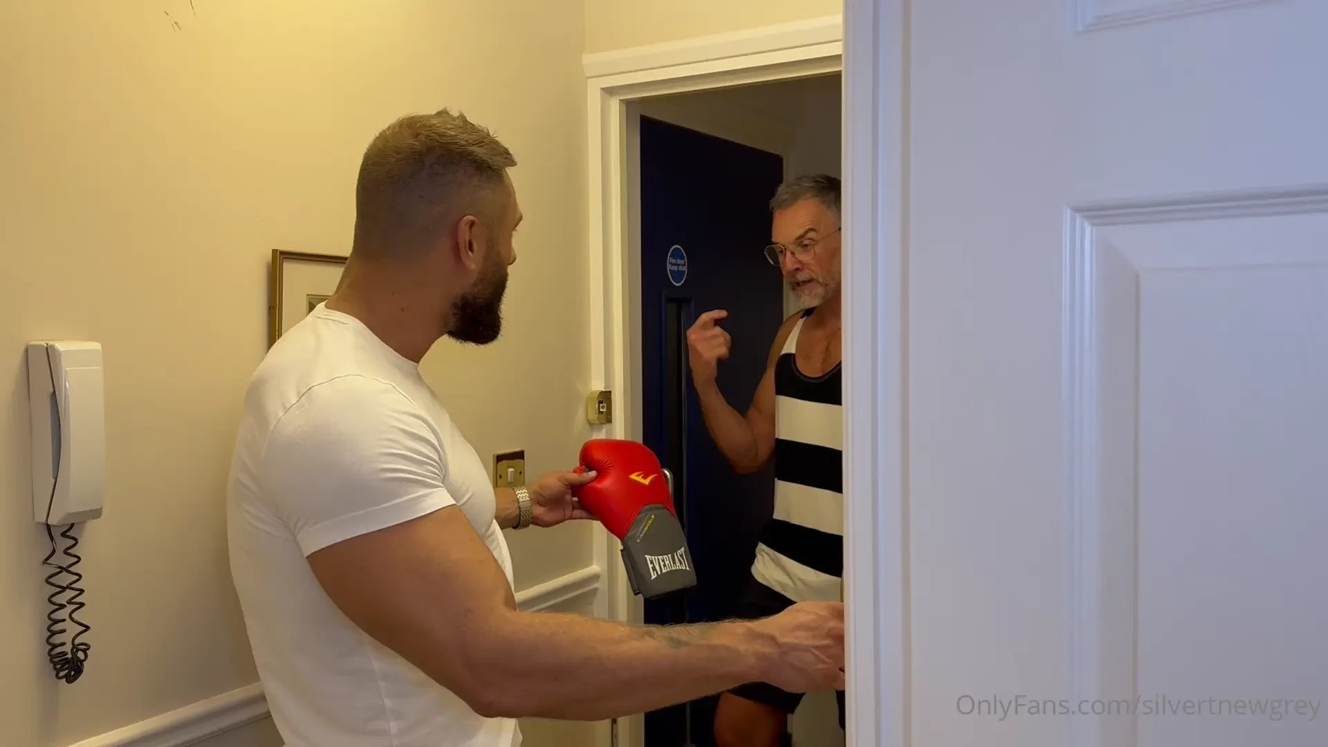 I honestly didn t think that a porn star would be staying in my block 