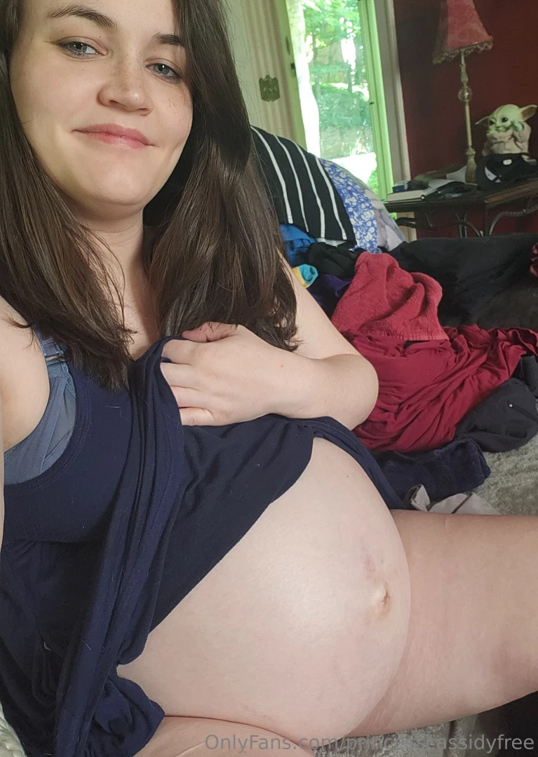 Sundays are a perfect day for a momma to put her feet up and fold some part 3 