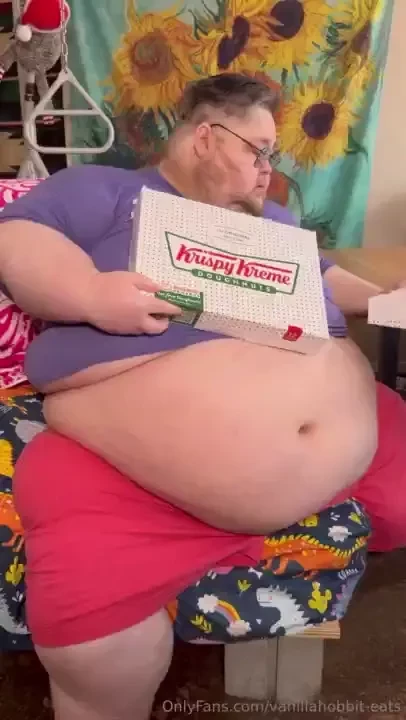 Vanillahobbit eats krispy kreme last time i tried this i got 12 in and 