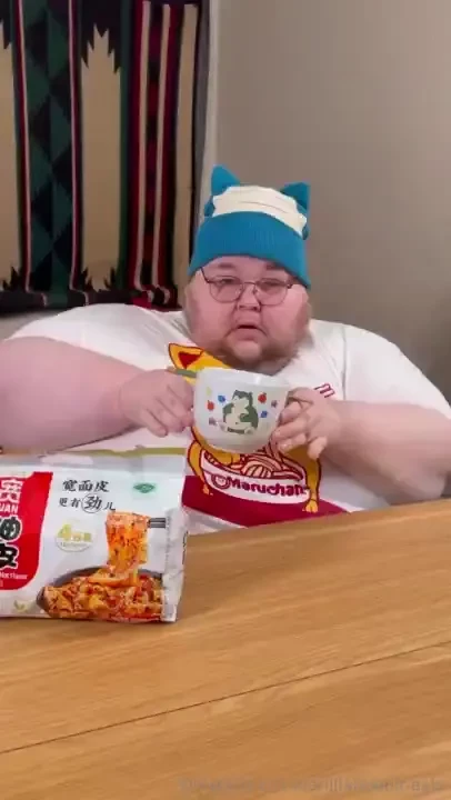 I love eating and trying new things thank you all for following me and 