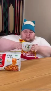 I love eating and trying new things thank you all for following me and