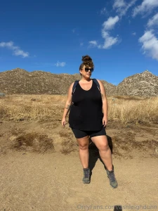 Hiiii i miss you guys how was your holidays i am back