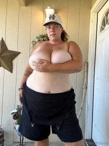 Who s ready for some new titty videos amp photos part 1