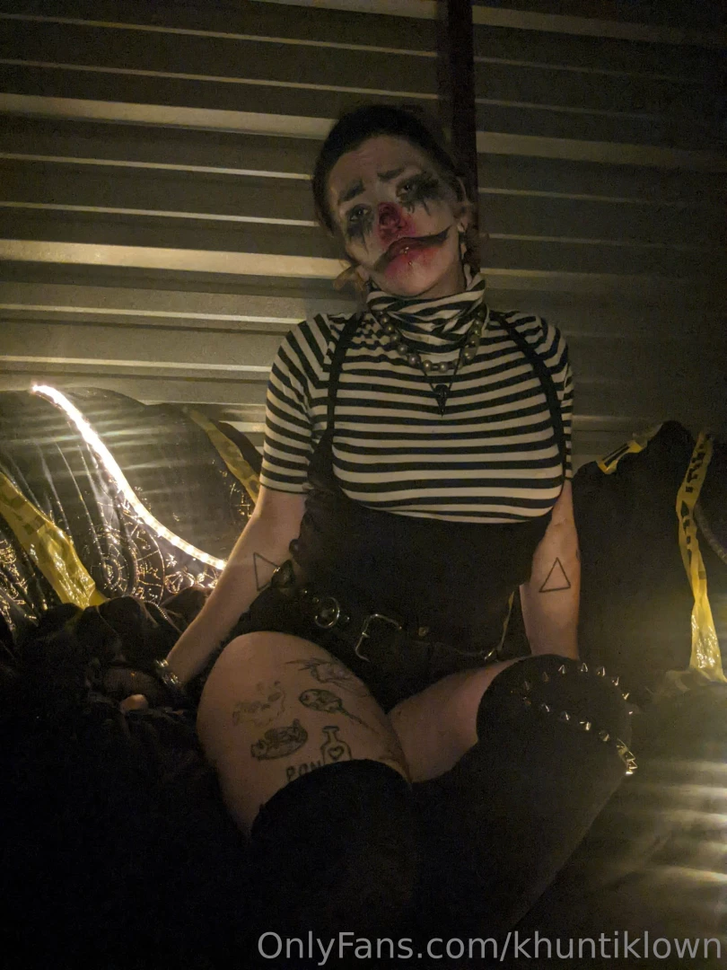 I sure am a silly little mime i m always having fun with myself but part 1 
