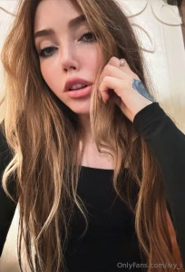 I think a woman s hair is a very sexy thing don t you are you in favor