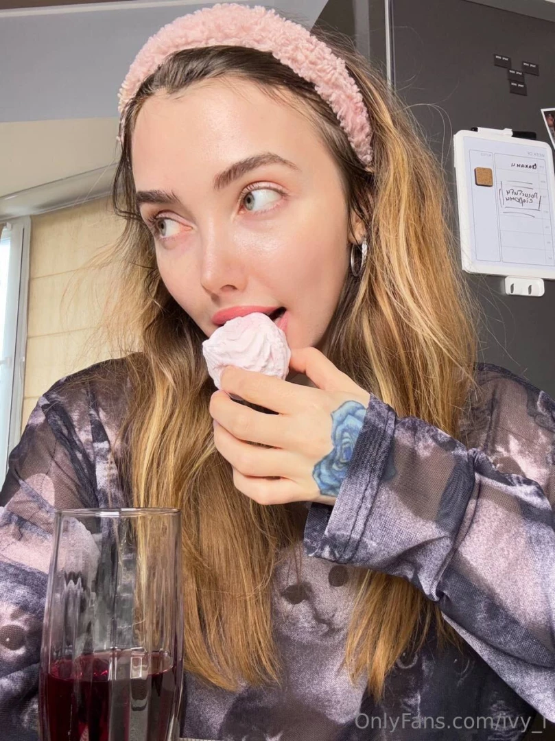 You think i m as sweet as that marshmallow 