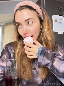 You think i m as sweet as that marshmallow