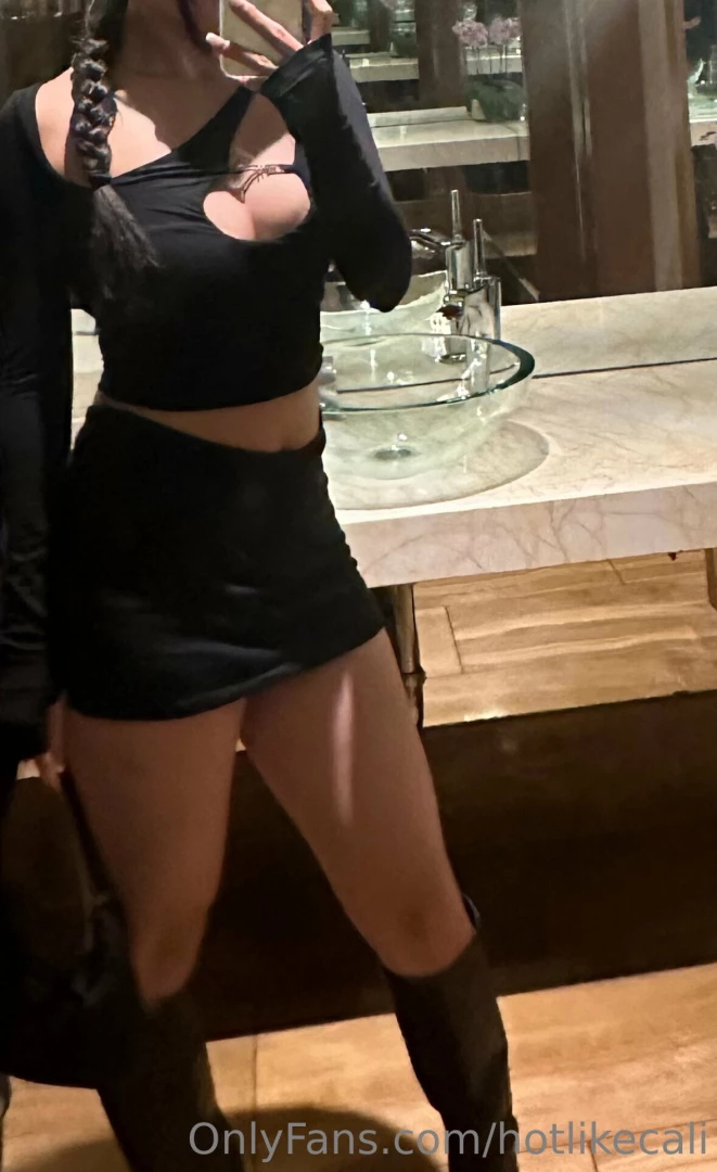 Outfit skirt hardly covers my bum haha 