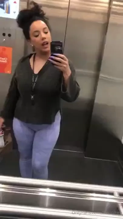 Do i have a nice ass or boobs be honest dm me your answer 