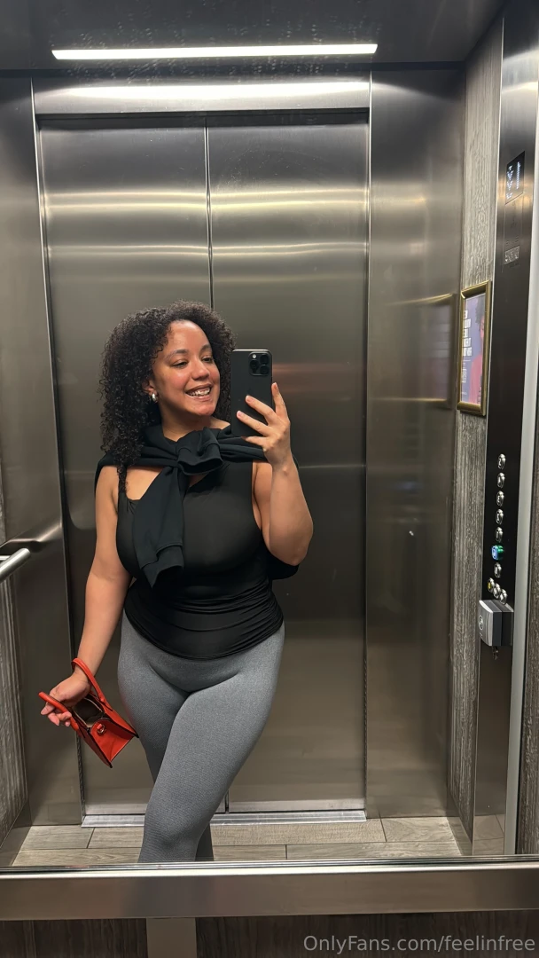 This mirror provides such a flawless reflection 