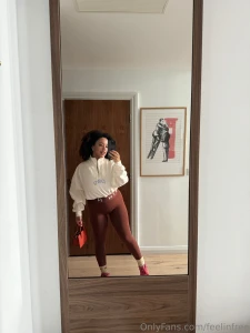 Nothing more sexy than brown leggings part 1