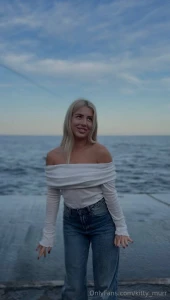 Just me and the sea breeze you d love the view