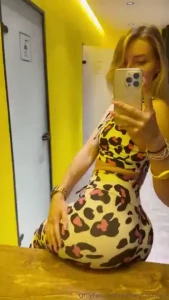 Attention quiz guess my favorite food here are three clues 1 this dish