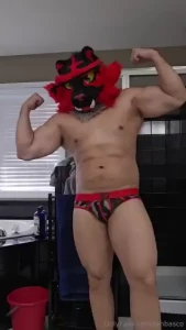 Quick little flex video before work if i sound like i m struggling to