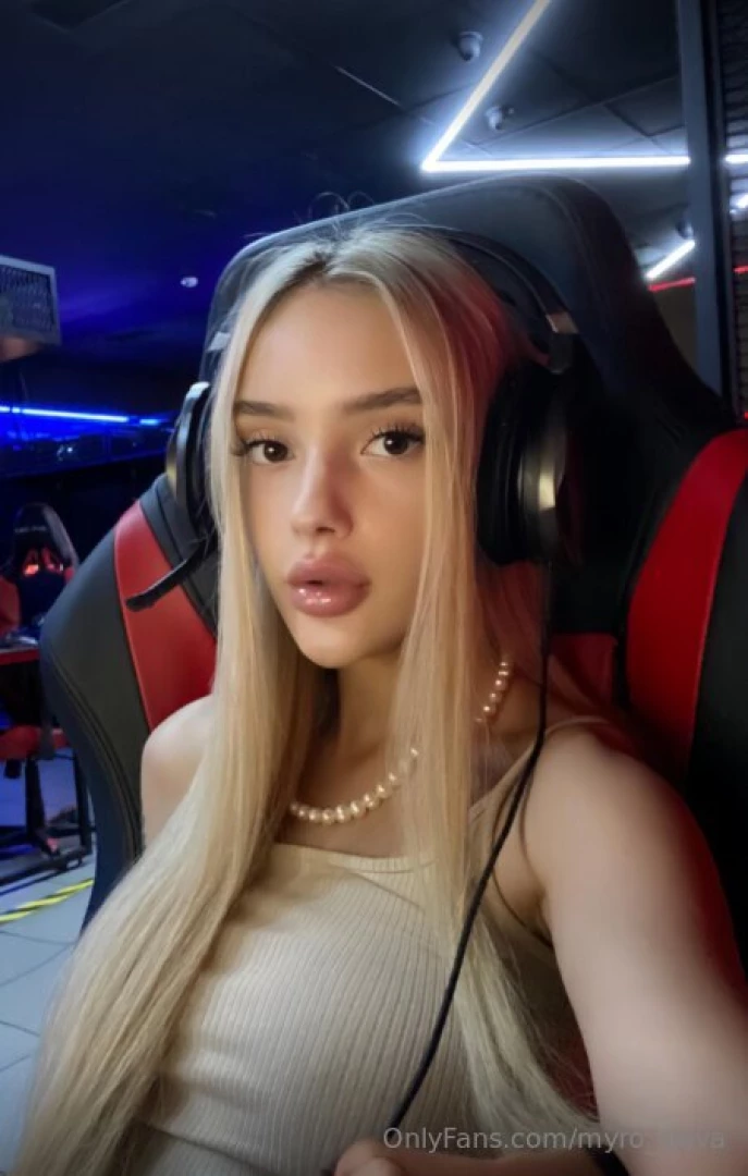 Magic_princess imagine me turning to face you and kissing you just part 6 