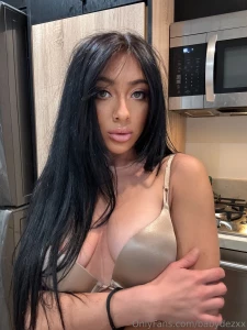 Kiss my lips and make me feel loved you know which lips i mean right part 6