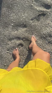 Would you kneel for me if you saw me and these feet out at the beach