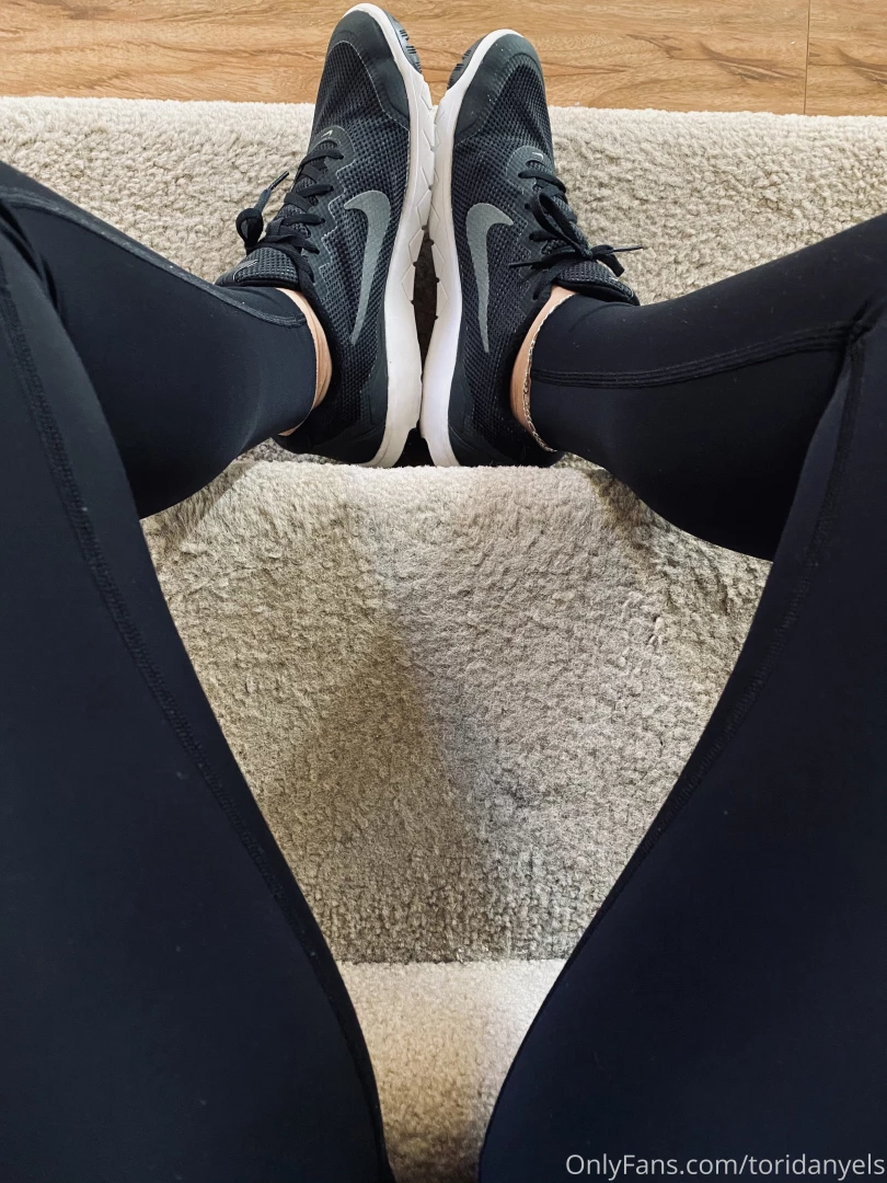 Another pair of smelly nikes ready for a home 