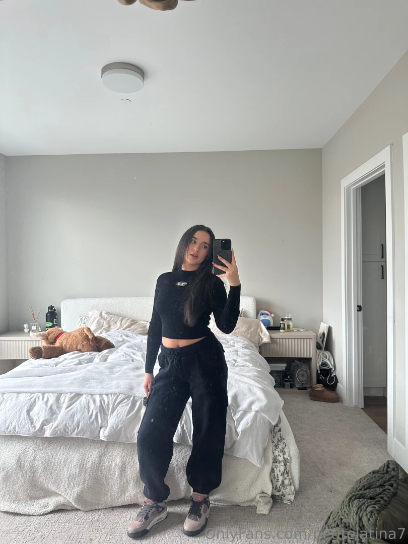 Message me if you re free rn 