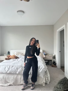 Message me if you re free rn