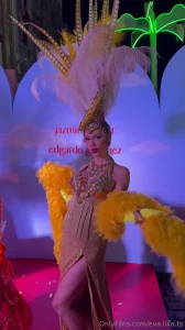 A little glimpse into my night not everything is meant to be shared