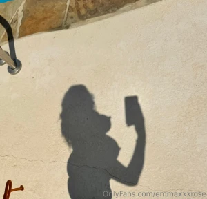 Even my shadow knows how to flirt