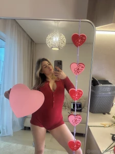 Do you agree with the fact that my red outfit is perfect for valentine