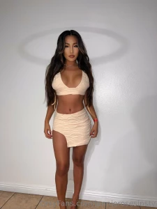 Be careful i look sweet but i play dirty when the lights go low