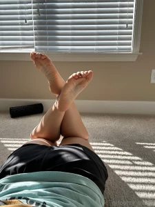 Should i do my foam rolling or keep posing my soles for you part 2