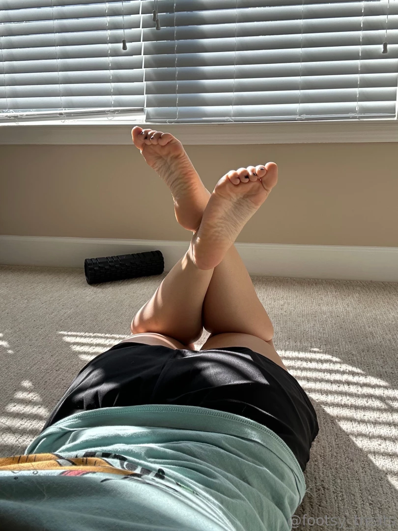Should i do my foam rolling or keep posing my soles for you 