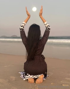 I caught the moon for you she almost got away but i held tight now