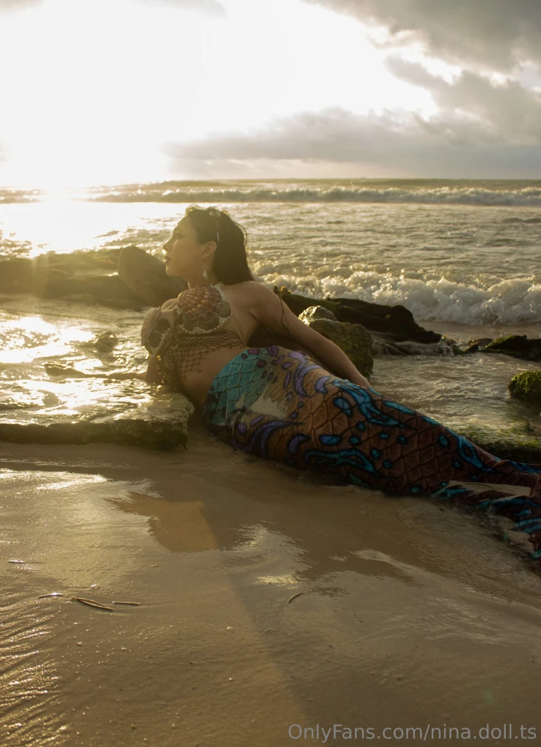 Summer s coming and so am i the days are hotter the nights longer and 