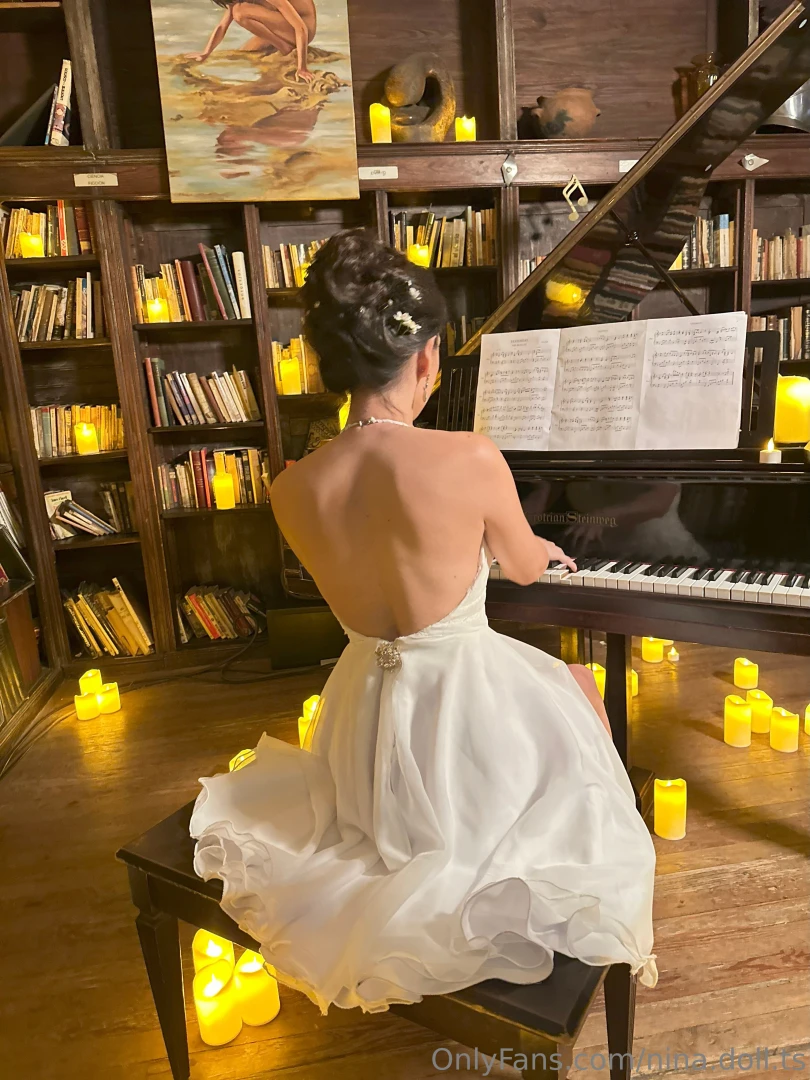 The keys are singing my fingers are dancing but i m playing more than 