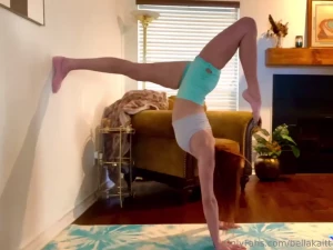 Wanna see me do this with clothes off check your inbox