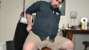 Blue collar chub has some private time in the garage