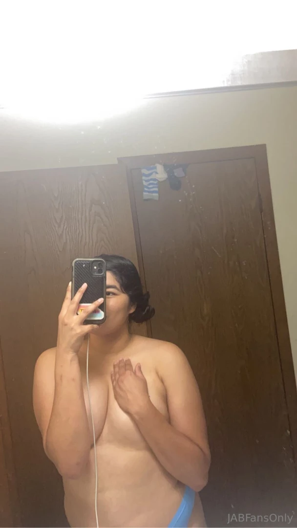 Freshly showered and shaved everywhere sub to my main to see 