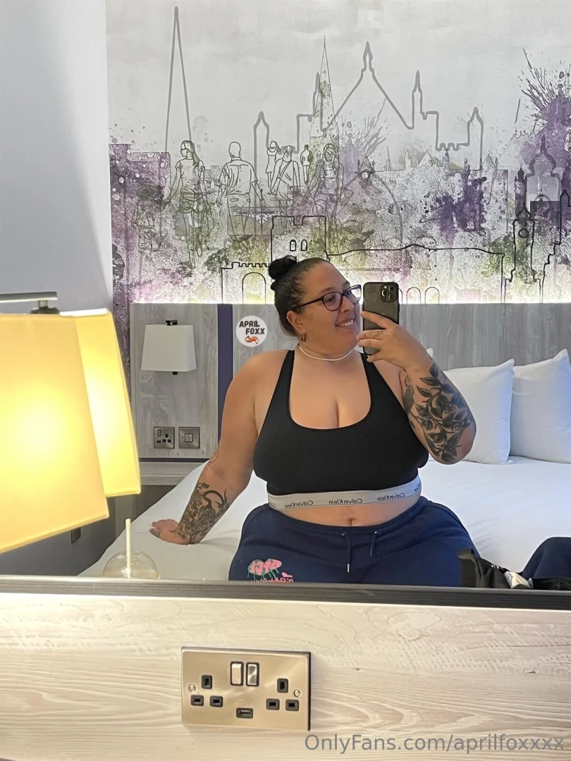 Get comfy with me baby 